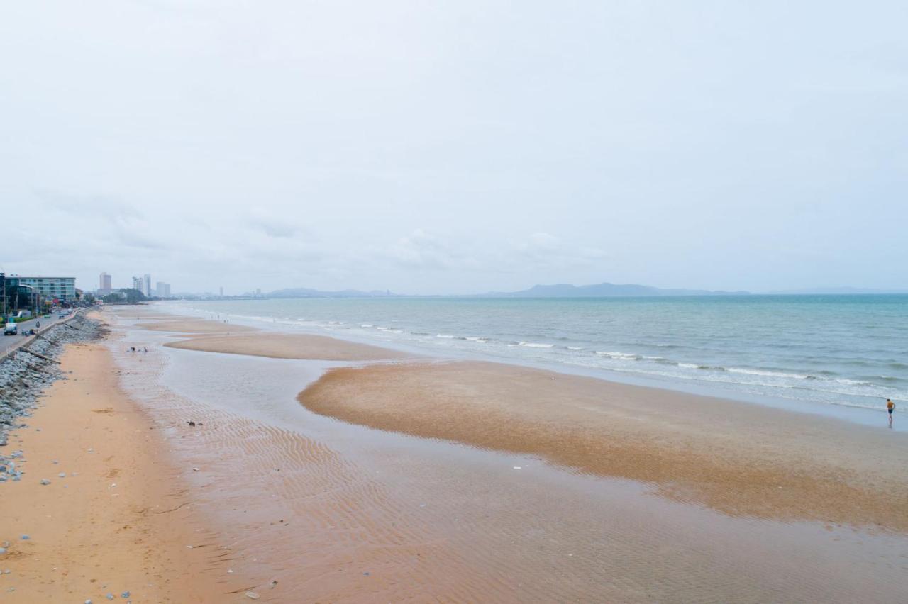 Rodina Beach Hotel Jomtien Beach Exterior foto